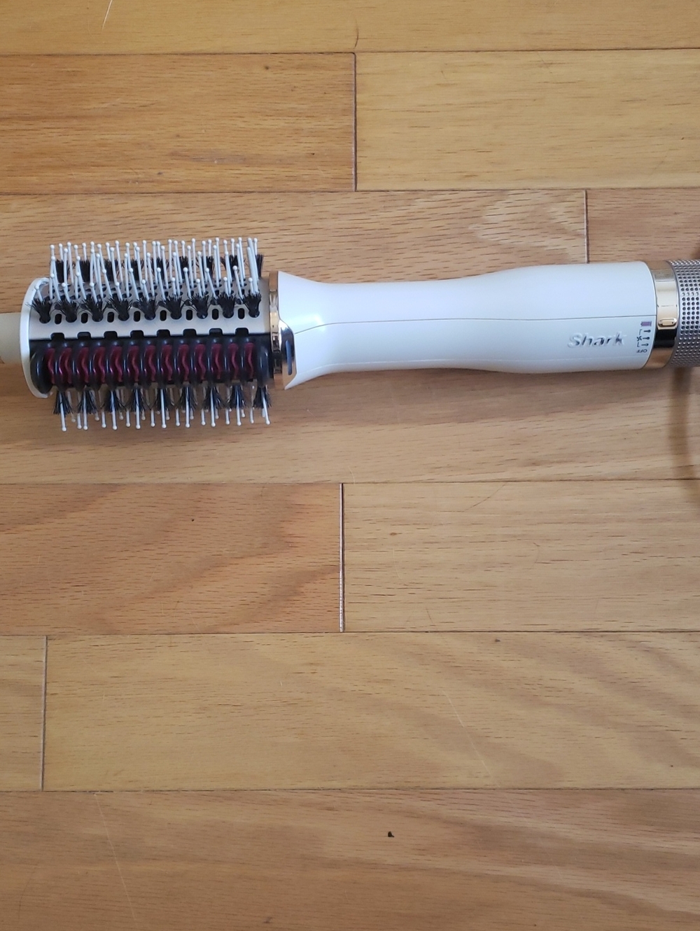 Shark White Rotating Hot Air Brush - Smooth Styling for Women